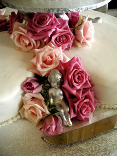 heart shaped wedding cakes
