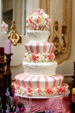 fake wedding cake