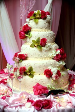 fake wedding cake