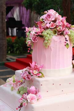 huge wedding cakes
