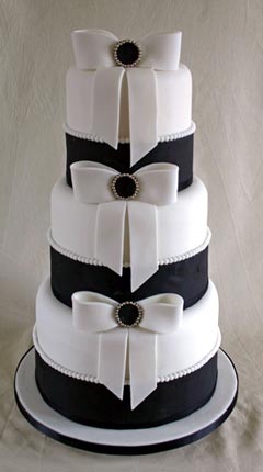 black wedding cakes