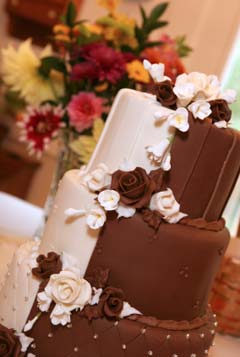 half white chocolate and half dark chocolate wedding cake