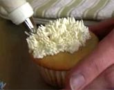 cupcake decorating