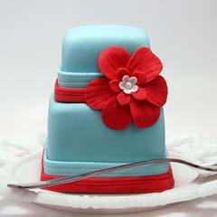 Retro two tier mini blue and red wedding cake 