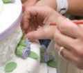 wedding cake decorating