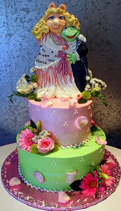 Kermit the Frog and Miss Piggy, pink and green wedding cake