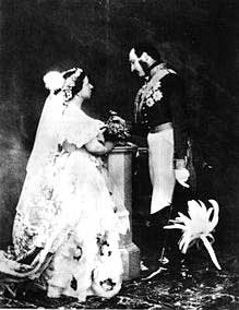 queen victoias white wedding gown